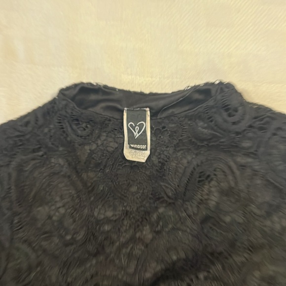 Windsor black long sleeve lace dress - Picture 4 of 5